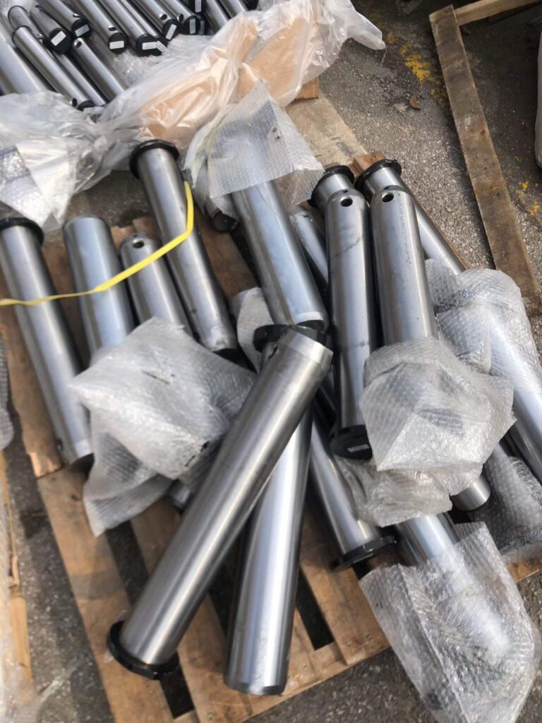 Excavator Pins / Bushings / Linkage Parts spare parts photo 3