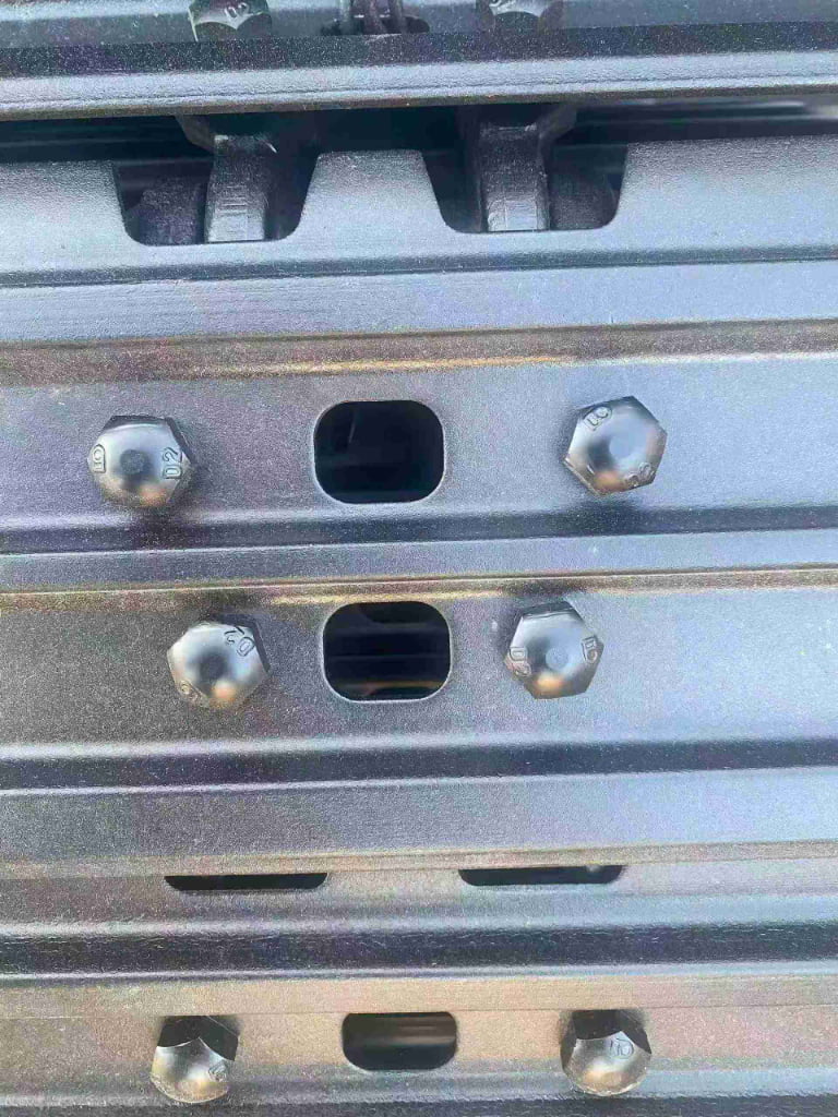 Excavator Track Chain Assembly spare parts photo 2