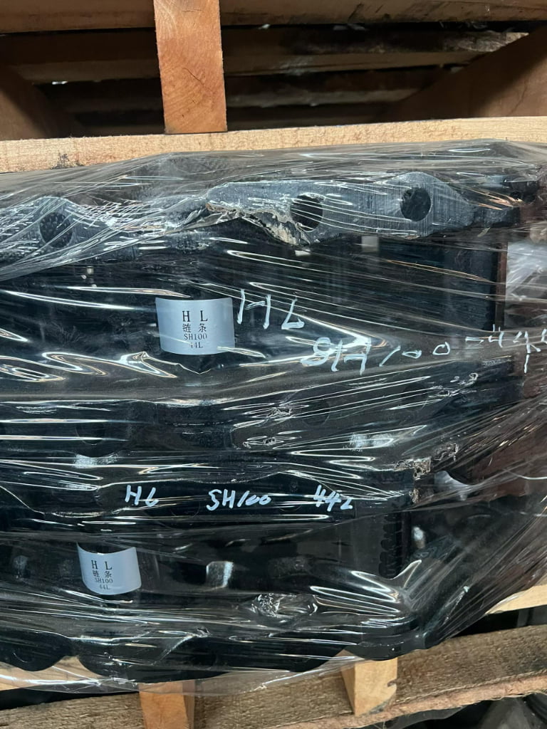 Excavator Track Chain Assembly spare parts photo 1