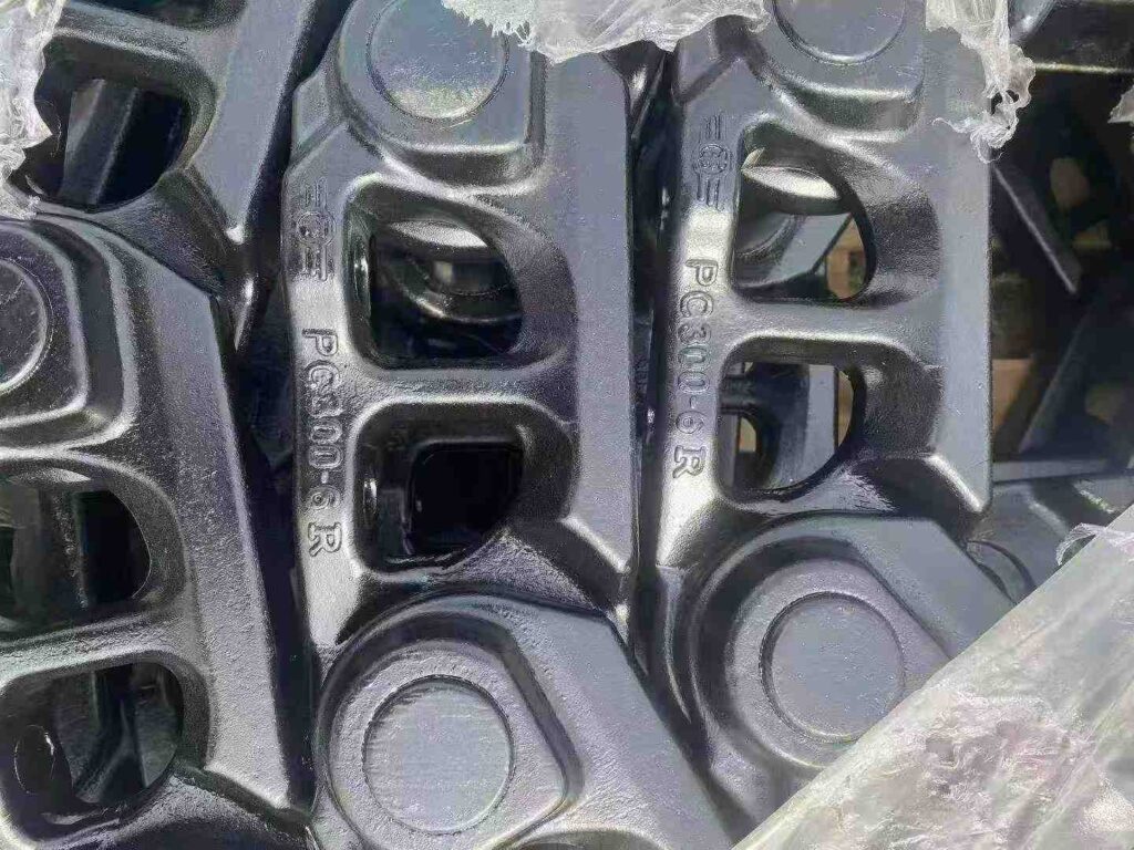 Excavator Track Chain Assembly spare parts photo 2
