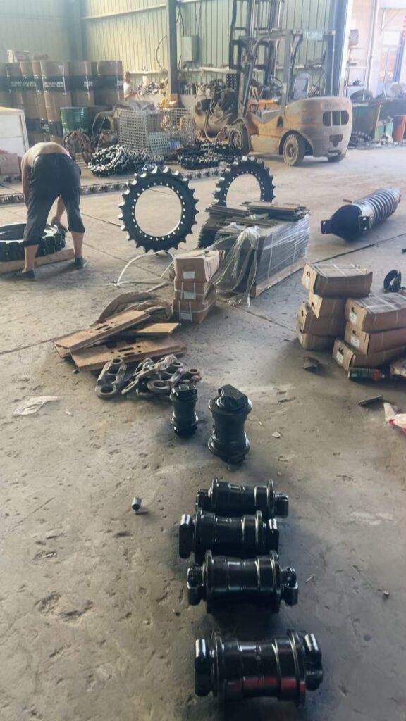 Excavator Track Roller spare parts photo 1
