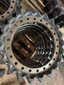 HITACHI 330 Drive Sprocket / Drive Gear spare parts photo 1