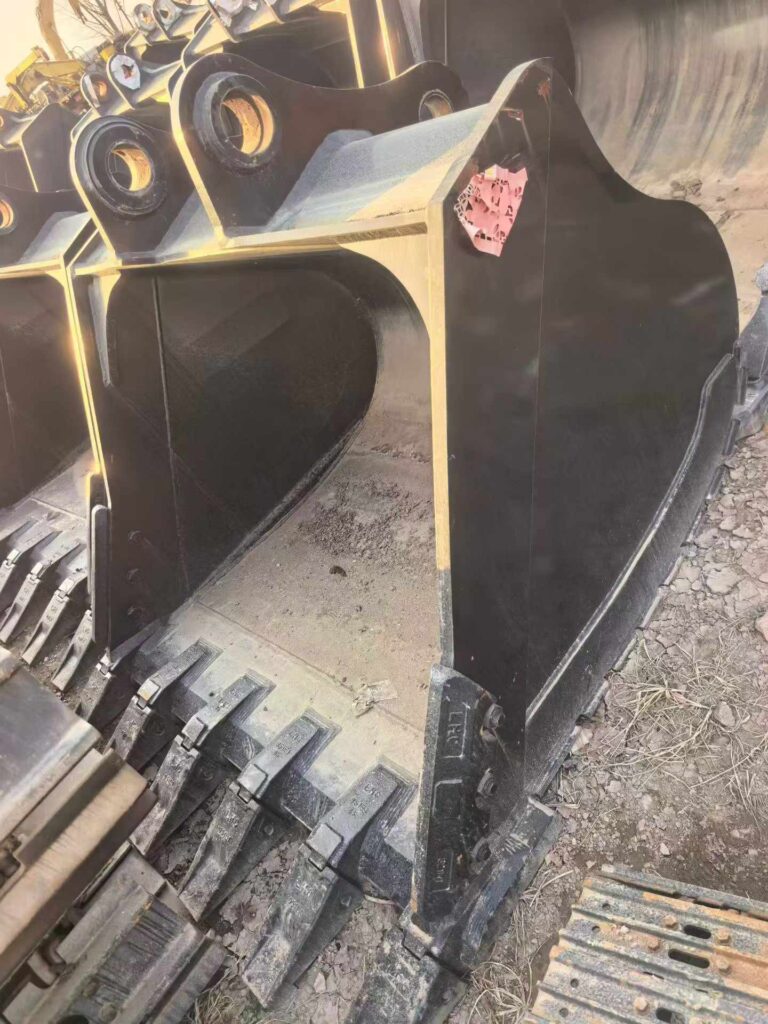 HITACHI 520 Excavator Bucket spare parts photo 2
