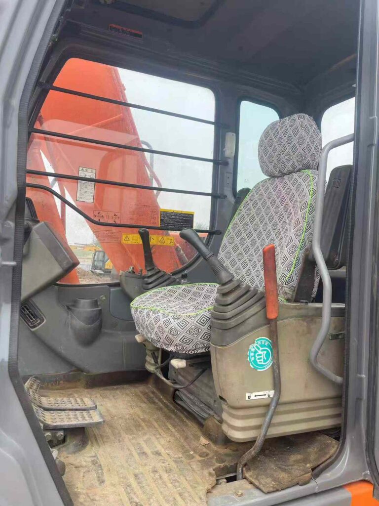 HITACHI ZX120-6 used excavator photo 6