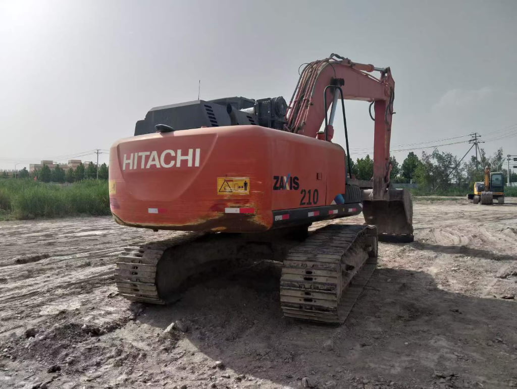 HITACHI ZX195 used excavator photo 4