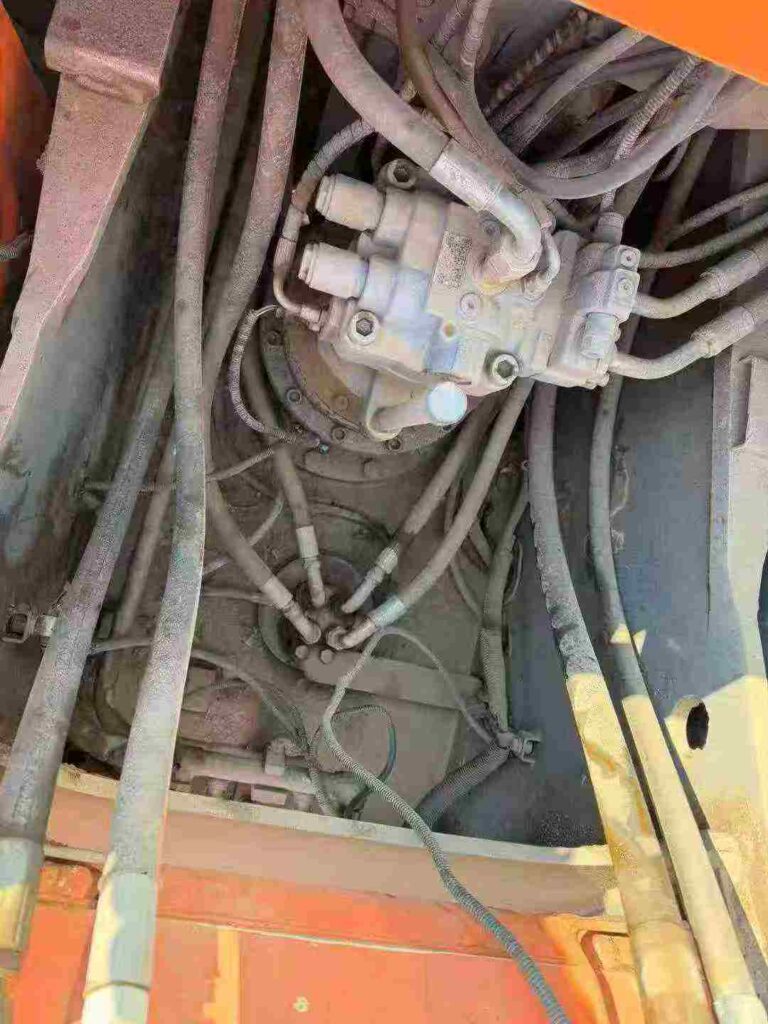HITACHI ZX200 used excavator photo 7