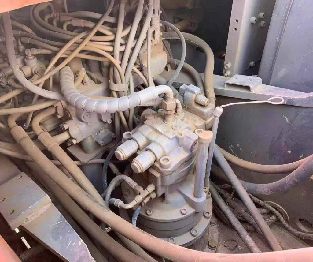 HITACHI ZX200-3 used excavator photo 4