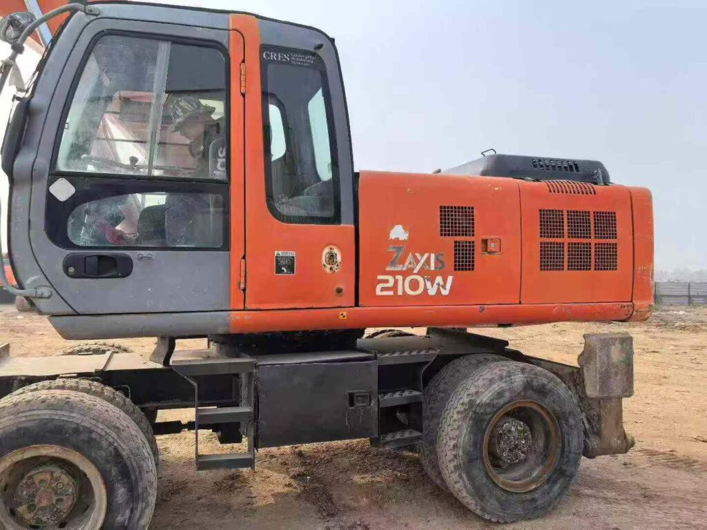 HITACHI ZX210-6 used excavator photo 4
