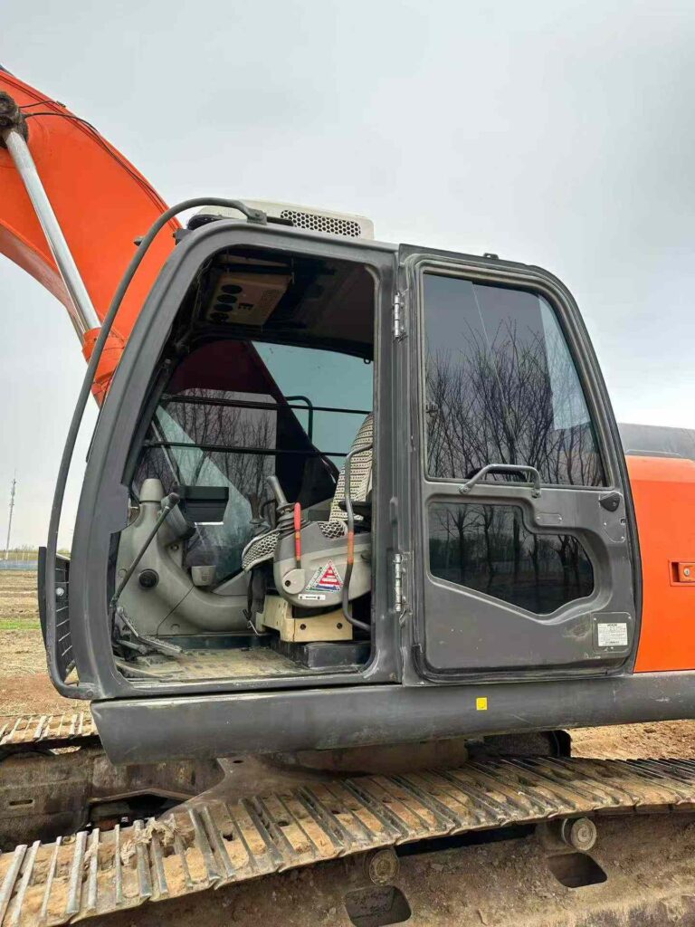 HITACHI ZX240 used excavator photo 6
