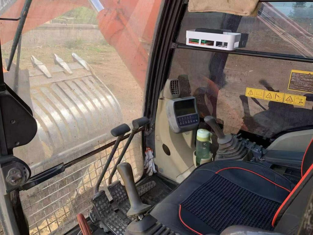 HITACHI ZX270-3 used excavator photo 6