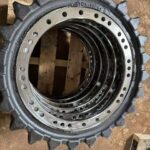 HYUNDAI 215 Drive Sprocket / Drive Gear spare parts photo 1
