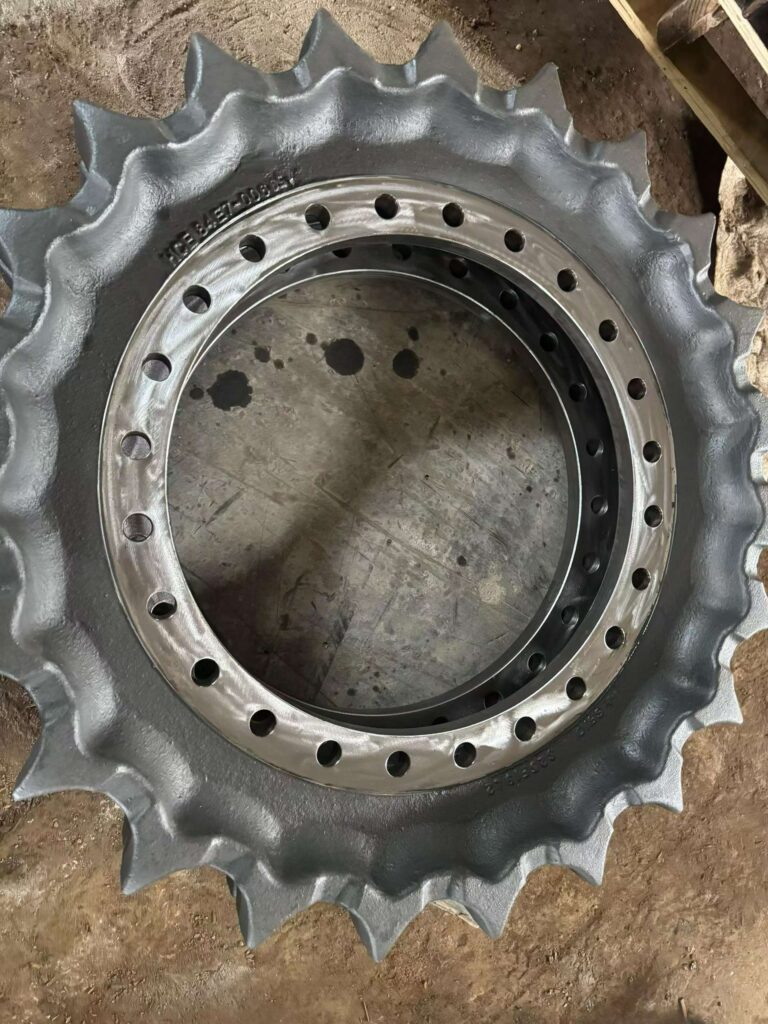 HYUNDAI 215 Drive Sprocket / Drive Gear spare parts photo 2