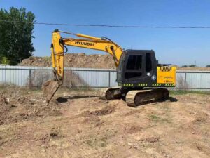 HYUNDAI R110-7 used excavator photo 1