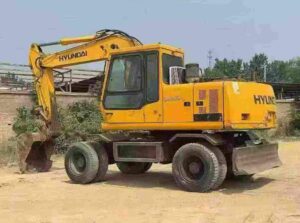 HYUNDAI R130 used excavator photo 1