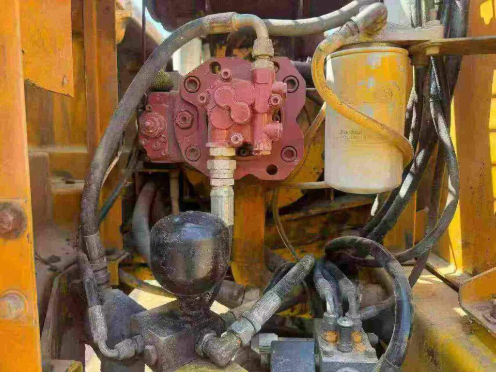 HYUNDAI R130 used excavator photo 8
