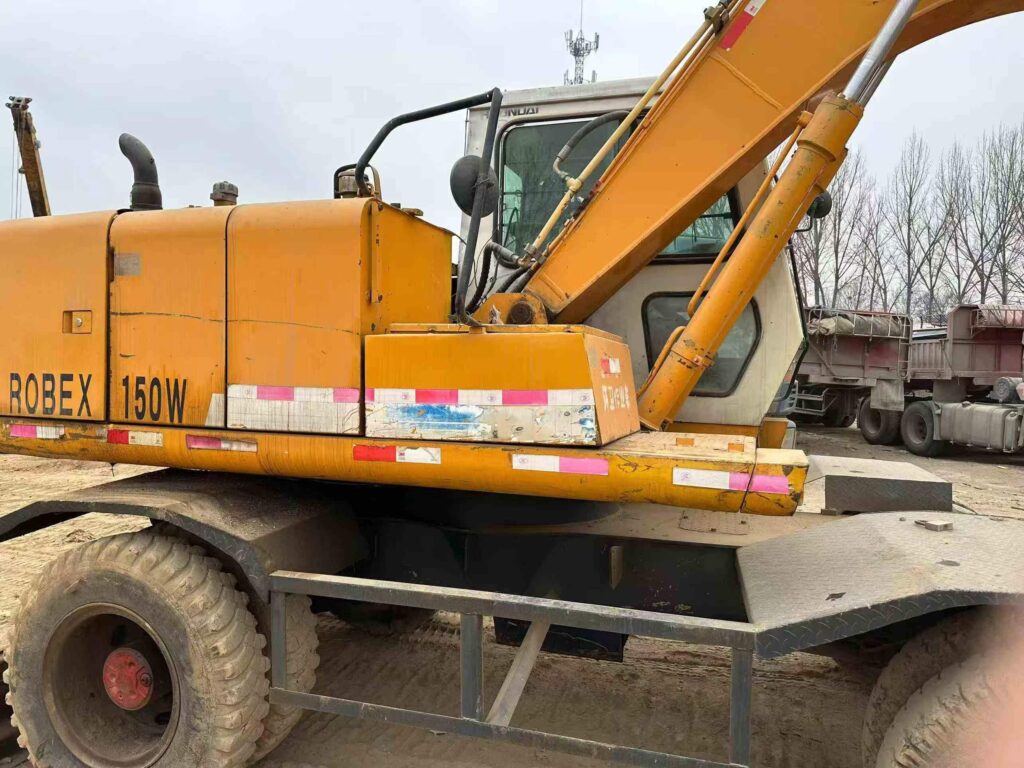 HYUNDAI R130-3 used excavator photo 2