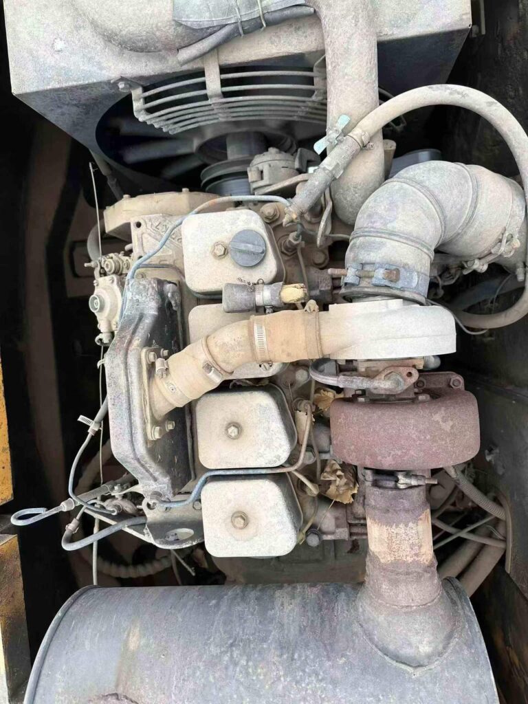 HYUNDAI R130-3 used excavator photo 5