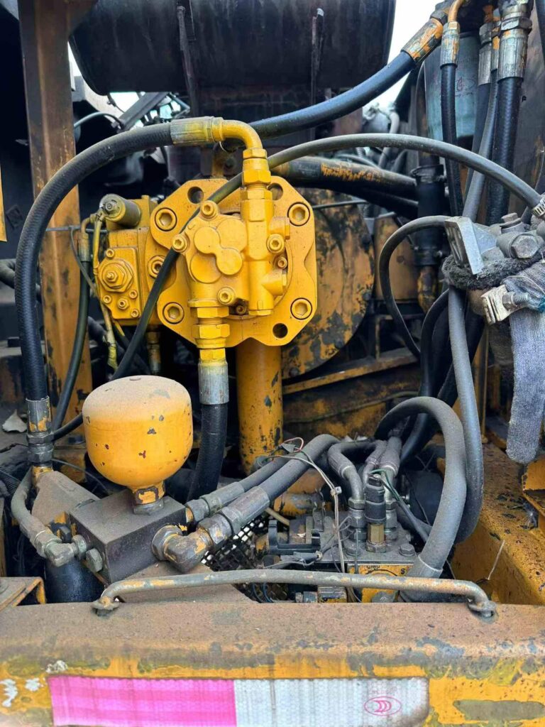 HYUNDAI R130-3 used excavator photo 6