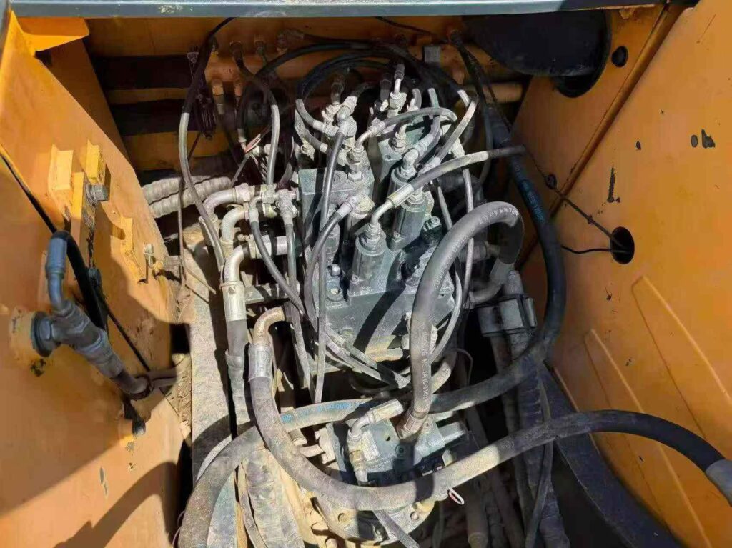 HYUNDAI R150-9 used excavator photo 7