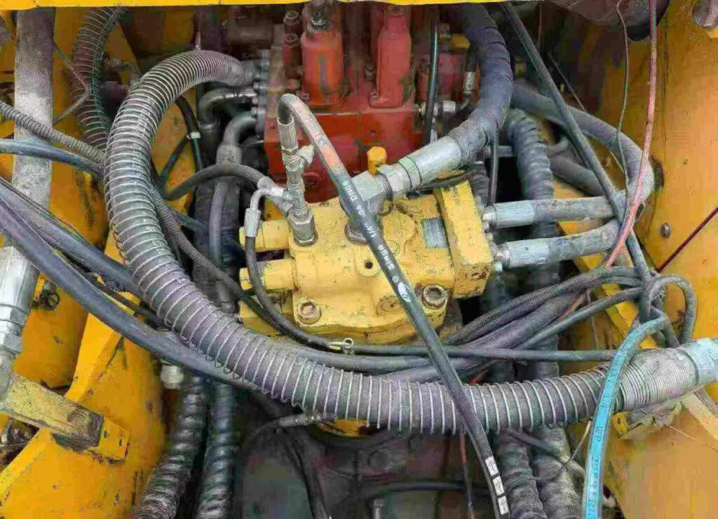 HYUNDAI R210-5 used excavator photo 7