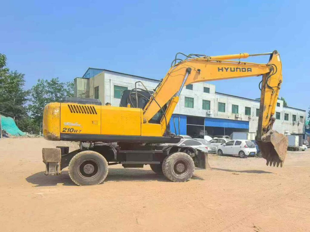 HYUNDAI R210-7 used excavator photo 5