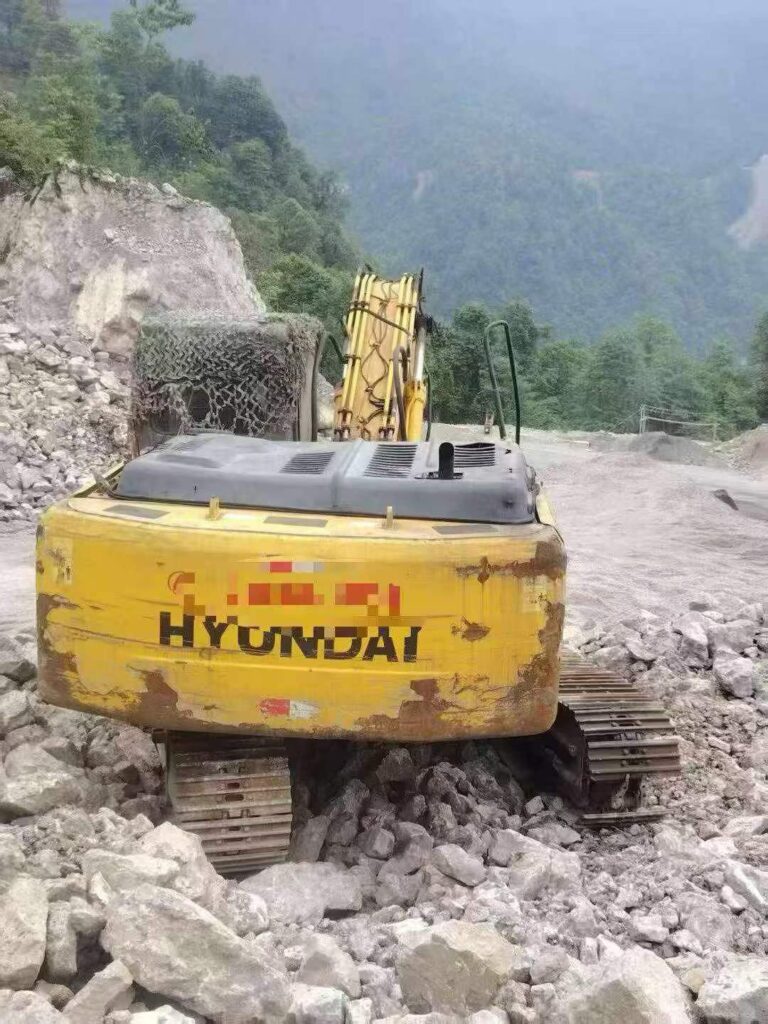 HYUNDAI R225-7 used excavator photo 2
