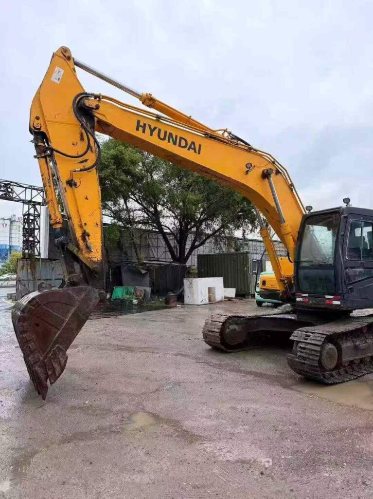 HYUNDAI R225-7 used excavator photo 4