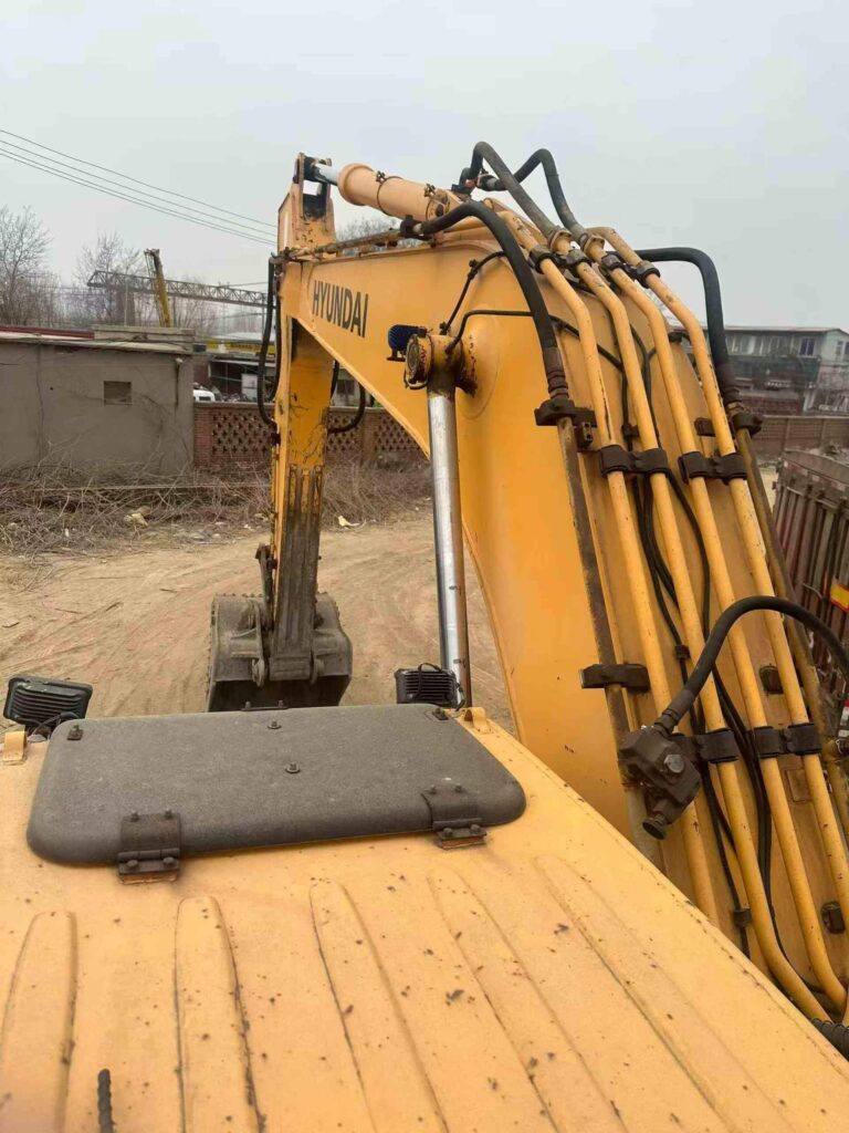 HYUNDAI R225-9T used excavator photo 4
