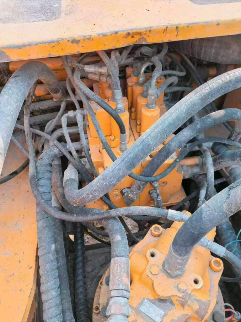 HYUNDAI R305-7 used excavator photo 8