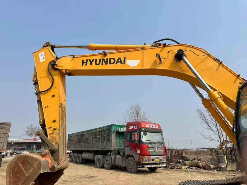 HYUNDAI R305-7 used excavator photo 5