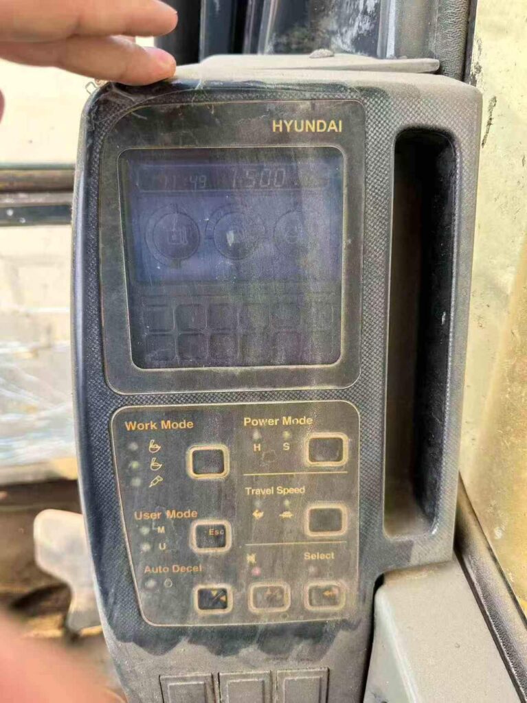HYUNDAI R305-7 used excavator photo 7