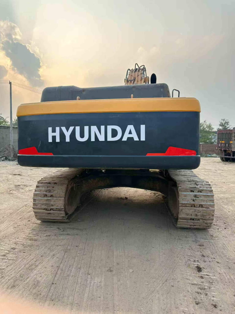HYUNDAI R335-9T used excavator photo 8