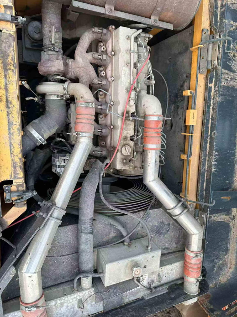 HYUNDAI R335-9T used excavator photo 9