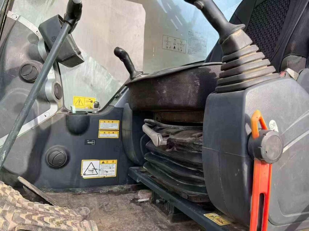 HYUNDAI R350VS used excavator photo 5