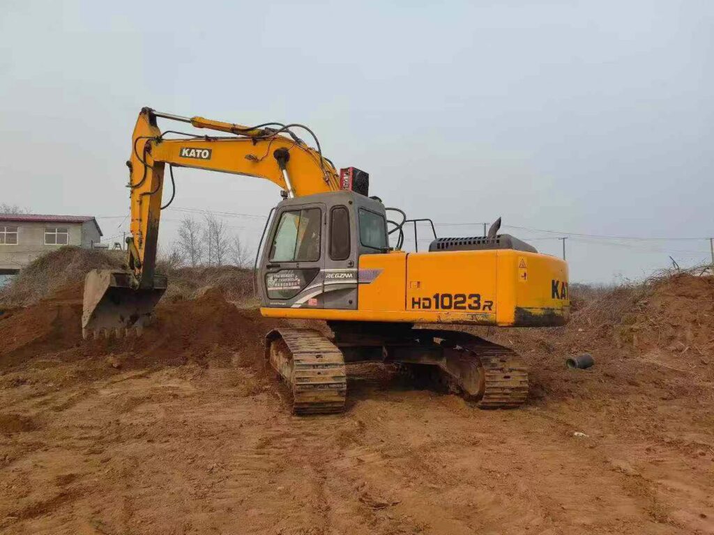 KATO 1023 used excavator photo 2