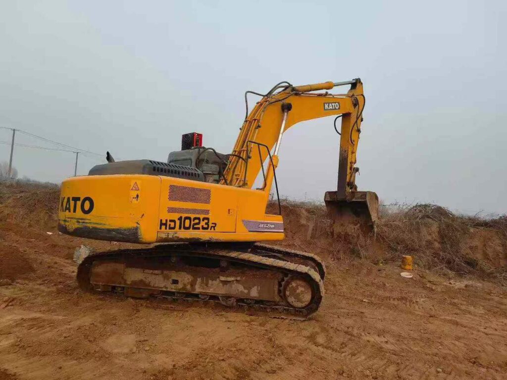 KATO 1023 used excavator photo 3
