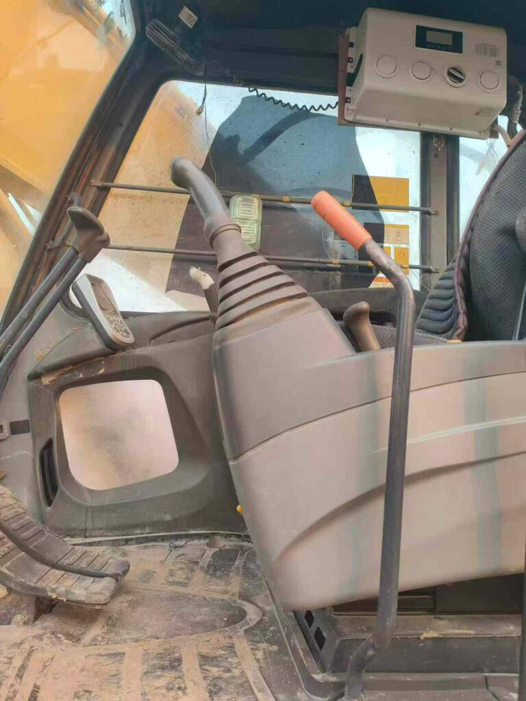 KATO 1023 used excavator photo 9