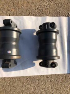 KATO 820 Track Roller spare parts photo 1