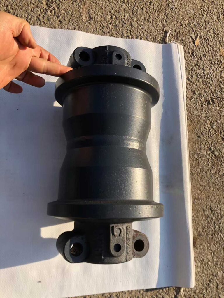 KATO 820 Track Roller spare parts photo 2