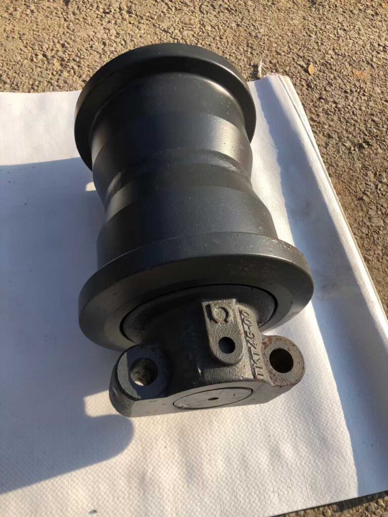 KATO 820 Track Roller spare parts photo 3
