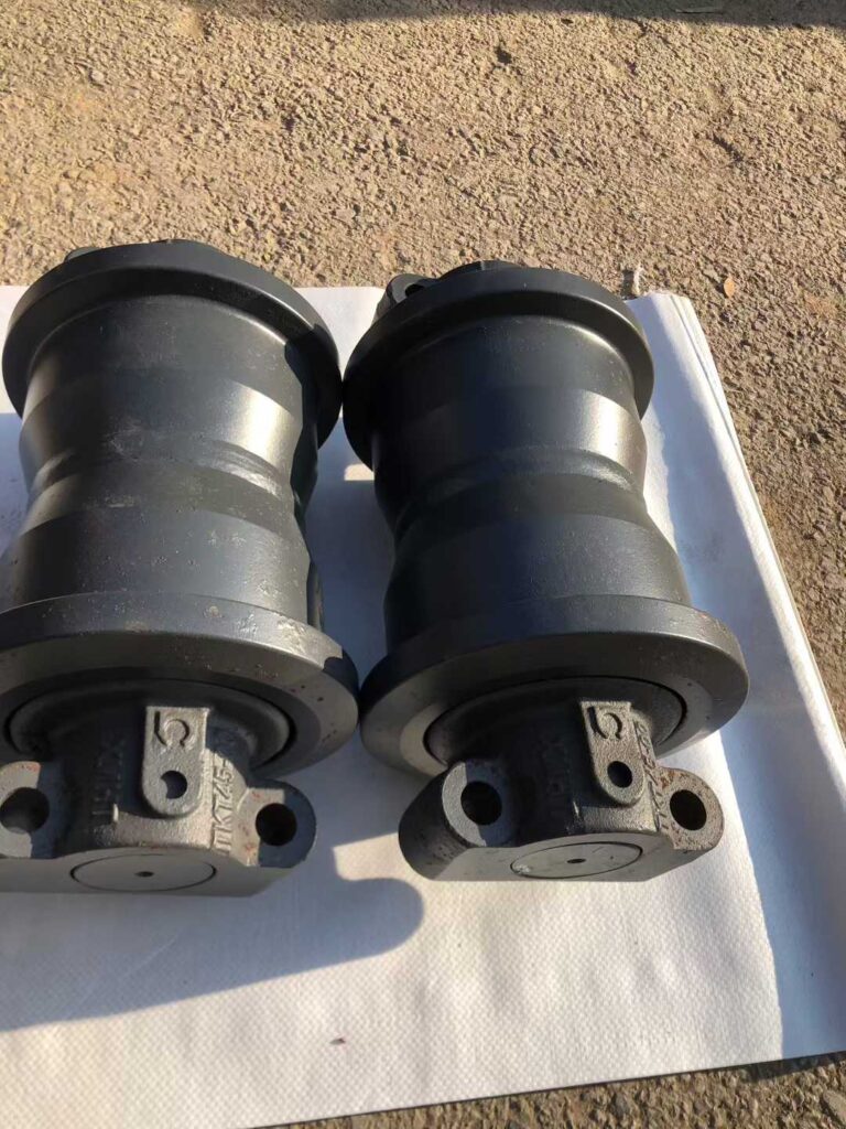 KATO 820 Track Roller spare parts photo 5