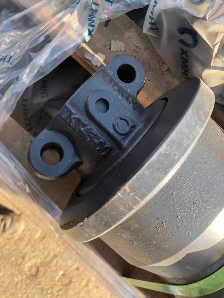 KATO 820 Track Roller spare parts photo 7