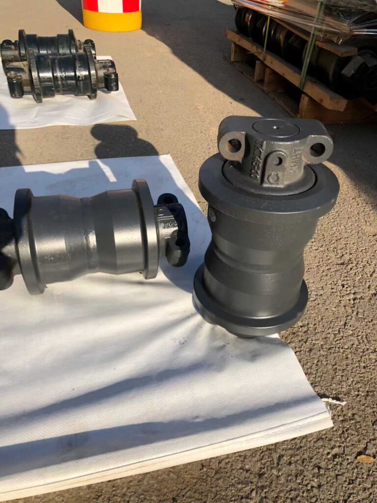 KATO 820 Track Roller spare parts photo 9