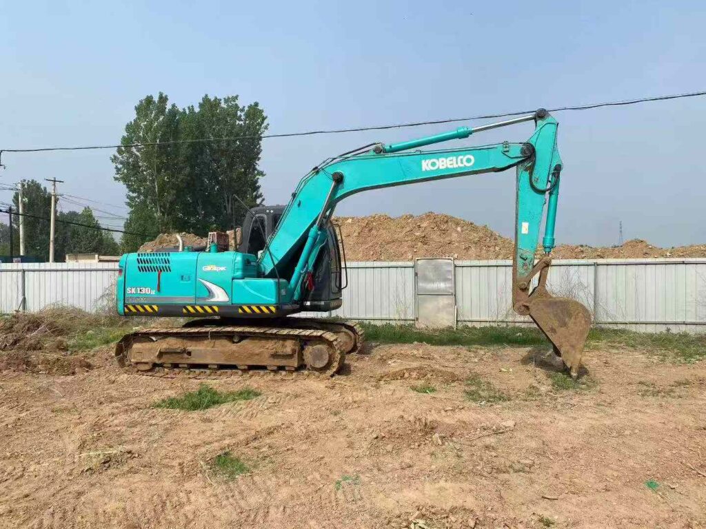 KOBELCO SK130 used excavator photo 2