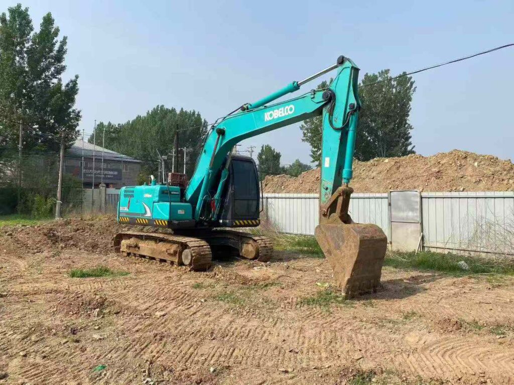 KOBELCO SK130 used excavator photo 4