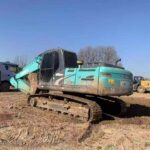 KOBELCO SK200-8 used excavator photo 2