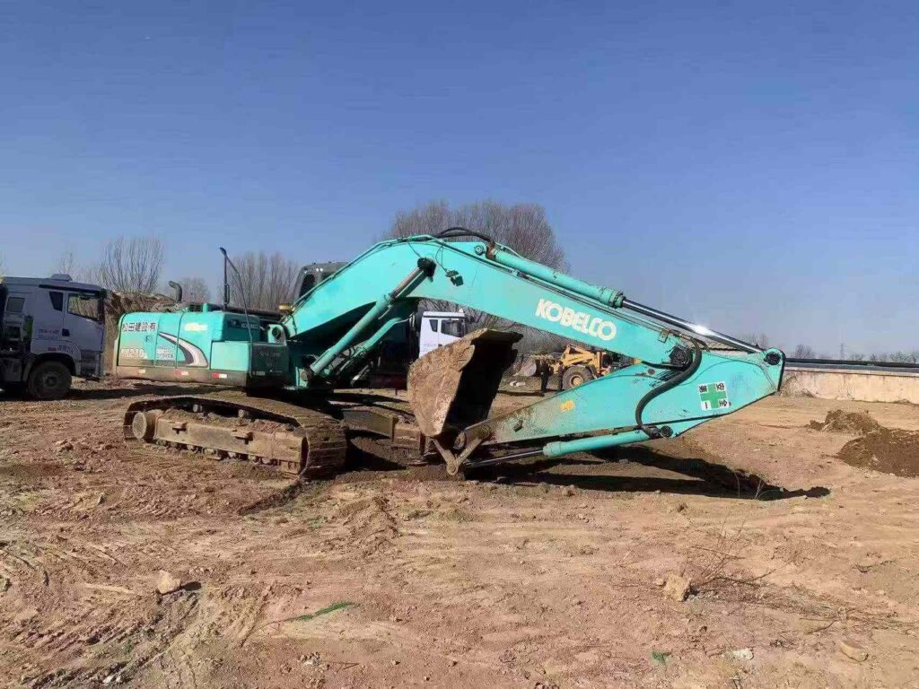 KOBELCO SK200-8 used excavator photo 4