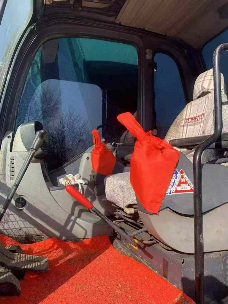KOBELCO SK200-8 used excavator photo 5