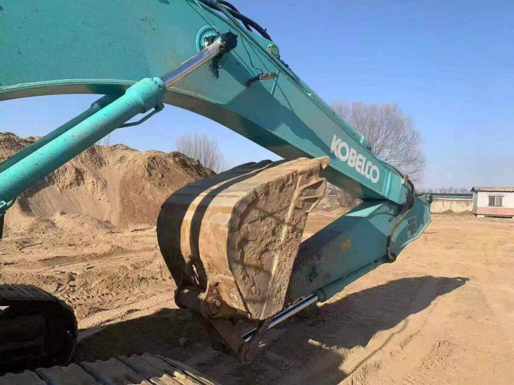 KOBELCO SK200-8 used excavator photo 9