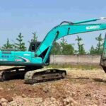 KOBELCO SK260-8 used excavator photo 2